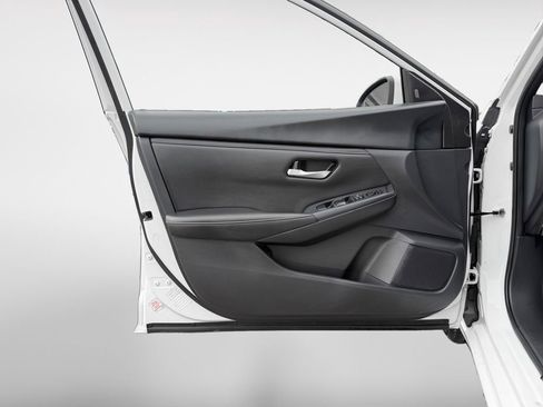 Used 2024 Nissan Sentra SV image 14