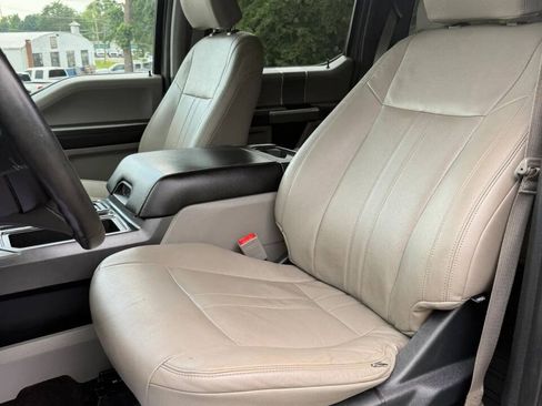 Used 2019 Ford F150 XLT w/ Equipment Group 302A Luxury AWD/4WD image 13