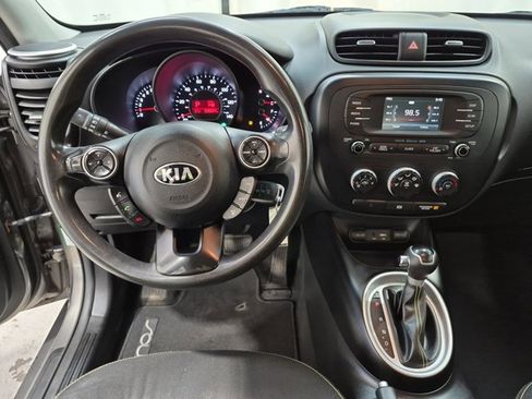 Used 2016 Kia Soul + FWD image 14