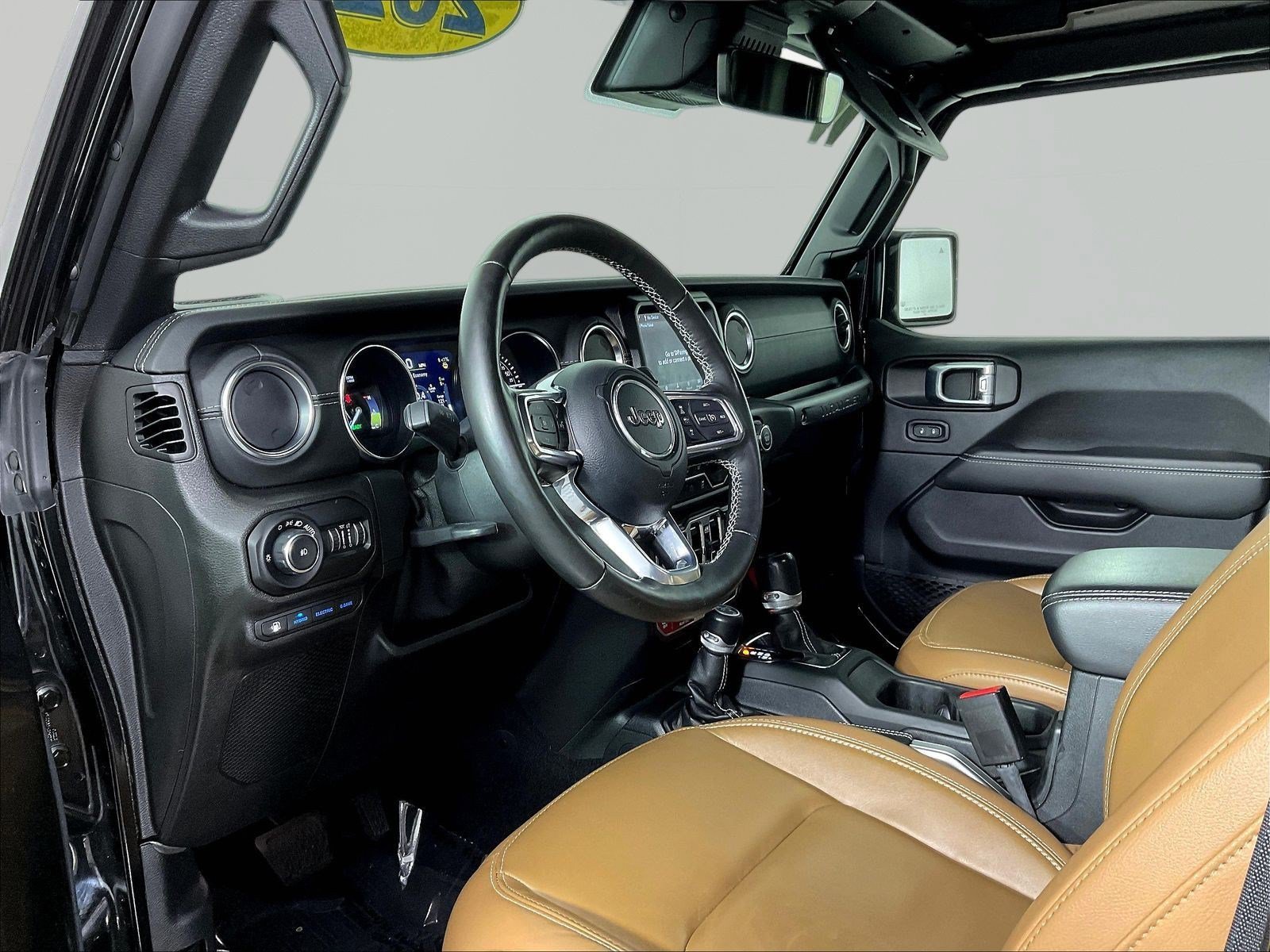 Used 2021 Jeep Wrangler Unlimited Rubicon 4xe w/ Steel Bumper Group AWD/4WD image 17