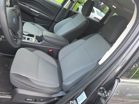 Used 2018 Ford Escape SE w/ SE Sync 3 Package AWD/4WD image 11