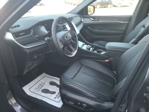 New 2025 Jeep Grand Cherokee Limited w/ Luxury Tech Group II image 11