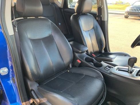 Used 2015 Nissan Sentra SR w/ SR Premium Package image 13