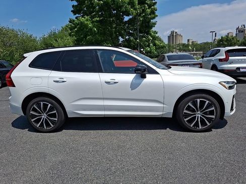 Used 2024 Volvo XC60 B5 Plus w/ Protection Package Premier AWD/4WD image 7