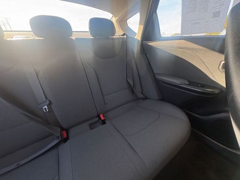 Used 2025 Kia K4 FWD image 37