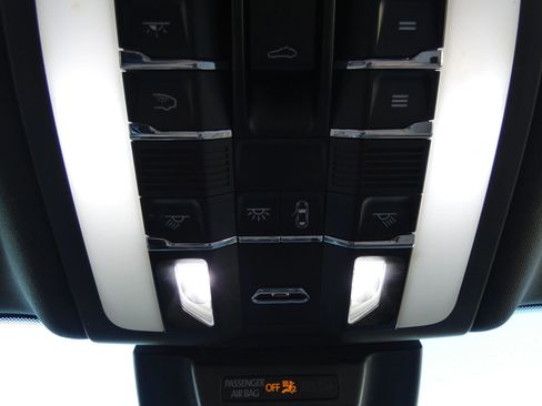 Used 2019 Porsche Macan image 61