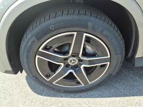 Used 2024 Mercedes-Benz GLC 300 4MATIC image 10
