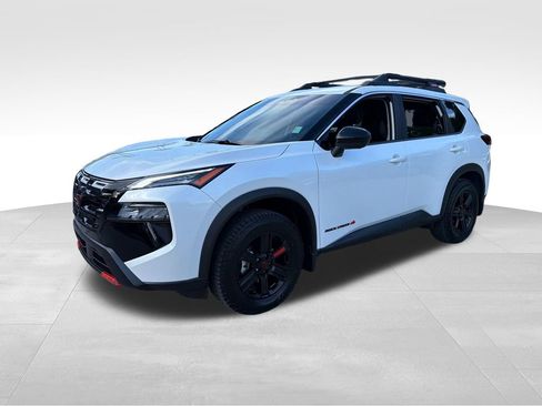Used 2026 Nissan Rogue SV AWD/4WD image 3