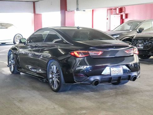 Used 2017 INFINITI Q60 Red Sport 400 RWD image 2