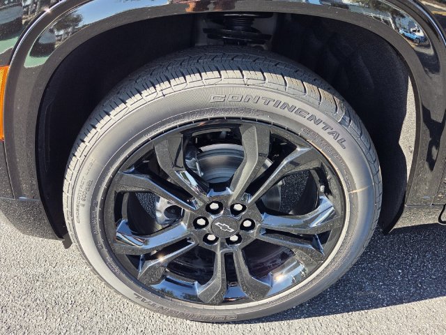 New 2027 Chevrolet Traverse RS w/ LPO, Floor Liner Package FWD image 5
