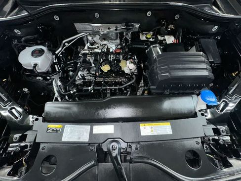 Certified 2024 Volkswagen Atlas Cross Sport SE FWD image 12