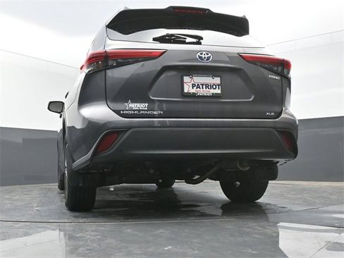 Used 2022 Toyota Highlander XLE image 41