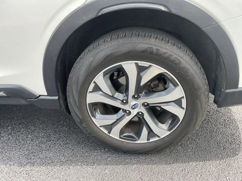 Used 2020 Subaru Outback Touring AWD/4WD image 8