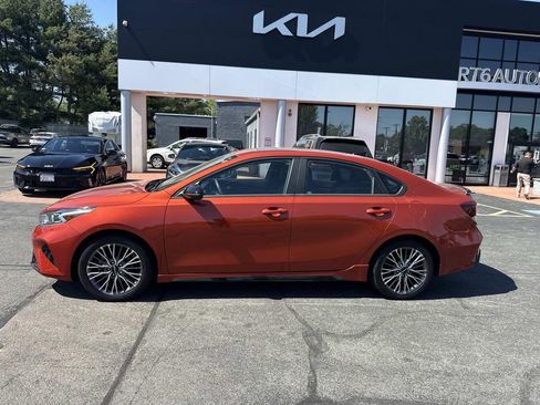 Used 2023 Kia Forte GT-Line w/ GT-Line Premium Package FWD image 2