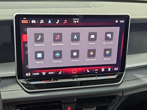 Used 2025 Volkswagen Tiguan SE FWD image 19