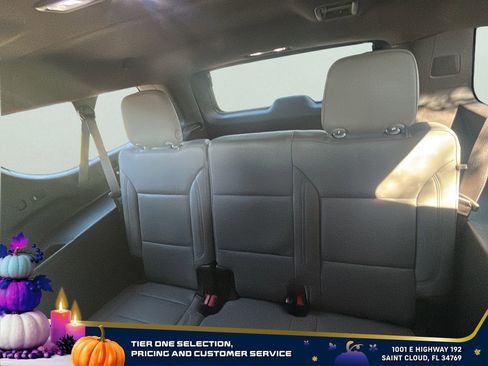 Certified 2024 Chevrolet Suburban LT image 30