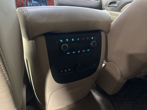 Used 2009 Chevrolet Tahoe LTZ AWD/4WD image 28