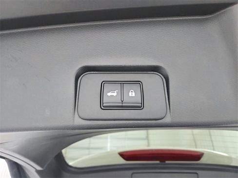 Used 2021 Nissan Rogue SV w/ Premium Package image 40