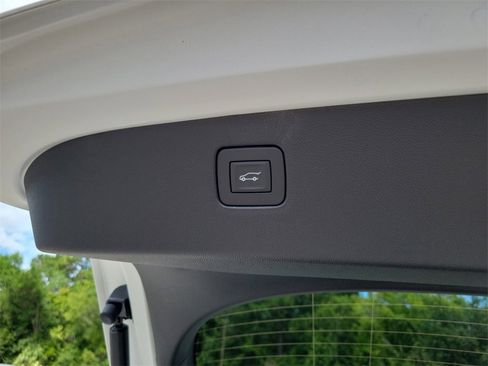 New 2025 Buick Envista Avenir image 7