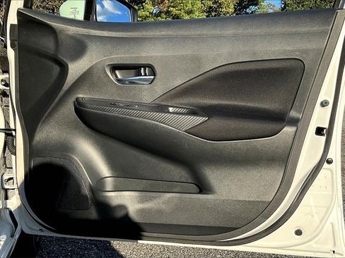 Used 2022 Nissan Versa SV image 24