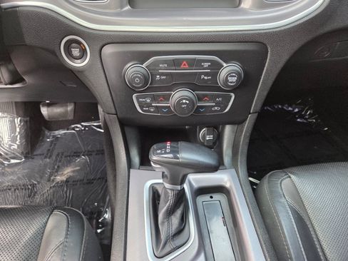 Used 2022 Dodge Charger SXT w/ Leather Interior Group RWD image 14