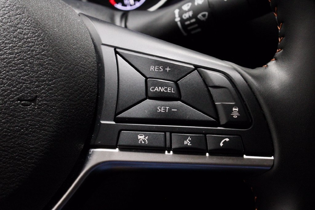 Certified 2025 Nissan Sentra SR FWD image 29