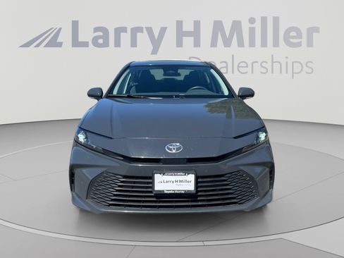 Used 2025 Toyota Camry LE FWD image 8