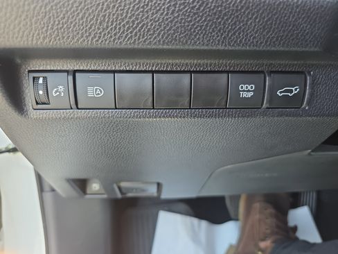 Used 2025 Toyota RAV4 Limited AWD/4WD image 24