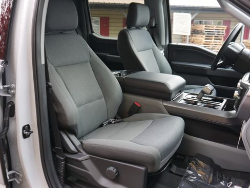 New 2025 Ford F150 Lightning XLT image 30