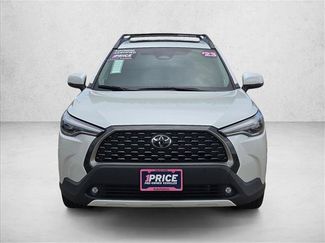 Used 2023 Toyota Corolla Cross XLE w/ Convenience Package FWD video 2