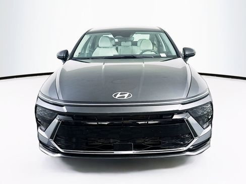 Used 2025 Hyundai Sonata SEL FWD image 2