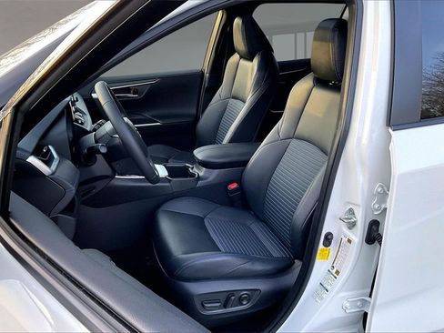 Used 2022 Toyota RAV4 XSE image 20