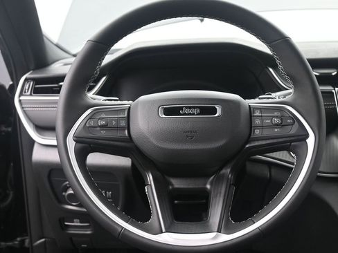 New 2025 Jeep Grand Cherokee L Laredo w/ Luxury Tech Group I image 30