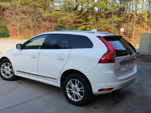 Used 2015 Volvo XC60 T5 w/ Proximity Package image 3
