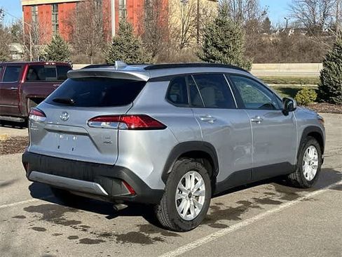 Used 2024 Toyota Corolla Cross LE image 23