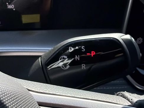 New 2026 Volkswagen Tiguan SE R-Line FWD image 28