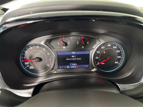 Used 2023 Chevrolet Traverse LT image 17