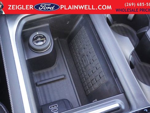 Used 2025 Ford Expedition Max Platinum image 28