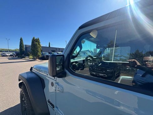 Used 2023 Jeep Wrangler Unlimited Sport AWD/4WD image 14