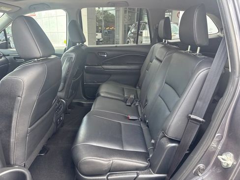 Used 2019 Honda Pilot Touring image 13