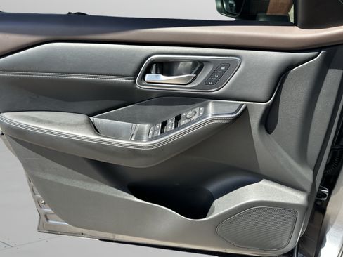 Certified 2021 Nissan Rogue SL FWD image 24