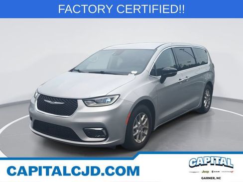 Certified 2024 Chrysler Pacifica Touring-L FWD image 1