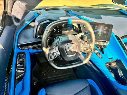 Used 2023 Chevrolet Corvette Stingray Premium Conv w/ Z51 Performance Package RWD image 28
