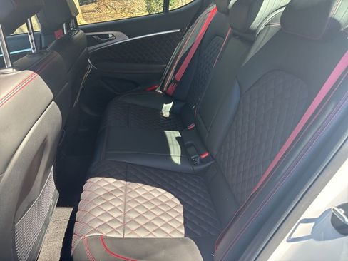 Used 2022 Genesis G70 3.3T image 19