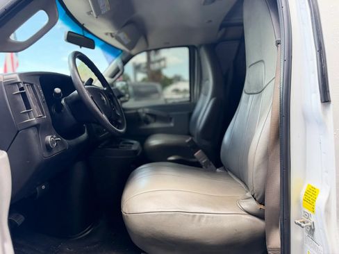 Used 2020 Chevrolet Express 2500 RWD image 22
