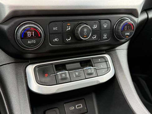 Used 2020 GMC Acadia SLE w/ Driver Convenience Package FWD image 20