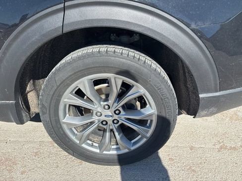 Used 2020 Ford Explorer XLT w/ Equipment Group 202A AWD/4WD image 8