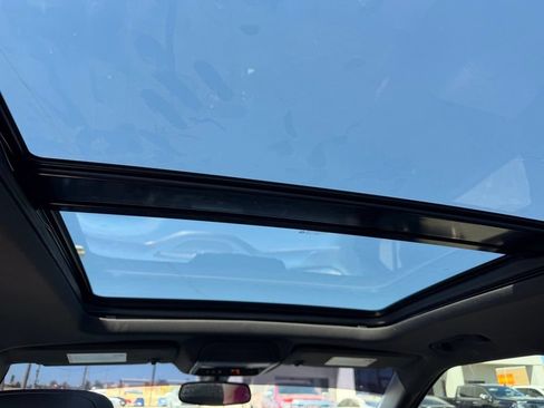 Used 2019 Chevrolet Blazer RS w/ Sun and Wheels Package FWD image 23