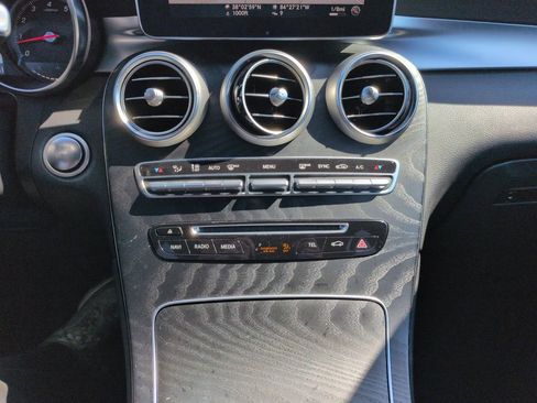 Used 2018 Mercedes-Benz GLC 300 4MATIC image 18