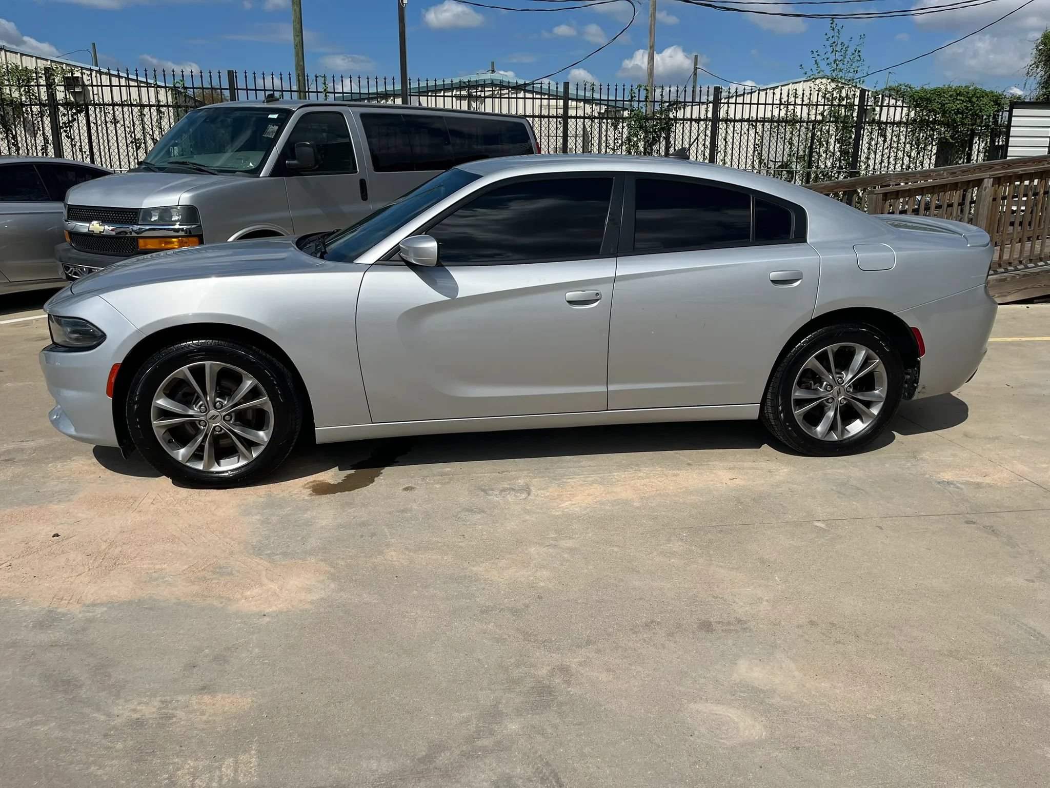 Used 2020 Dodge Charger SXT AWD/4WD image 3